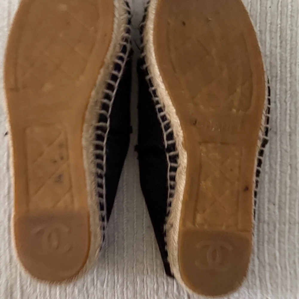 CHANEL iconic espedrilles